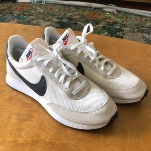 Nike Tailwind 8.5M